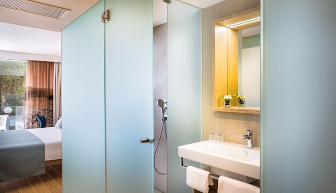 Girandella_Adults-only-Oleandar_Superior-double-room-with-balcony,-seaview_5.jpg