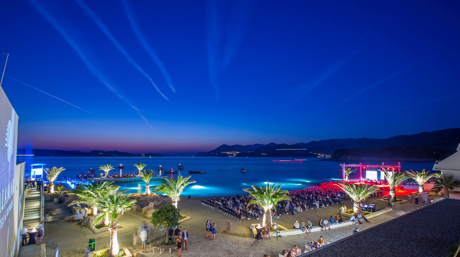 2Cellos_plaza hotela Valamar Dubrovnik President_2015.jpg