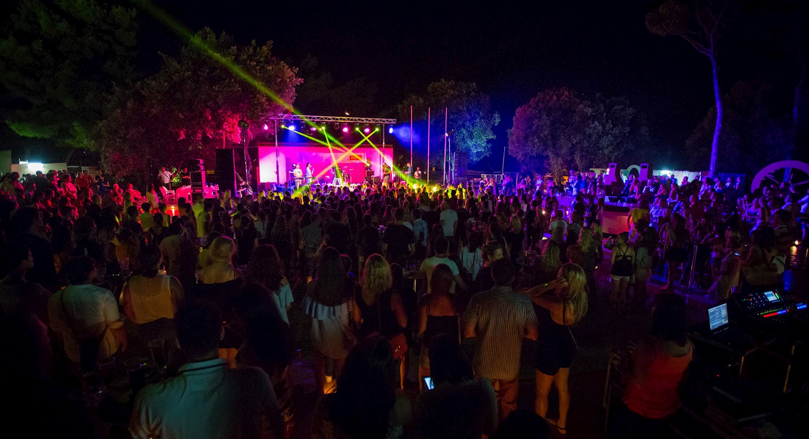 Ex. Divinae Folie_kamp Solitudo.jpg