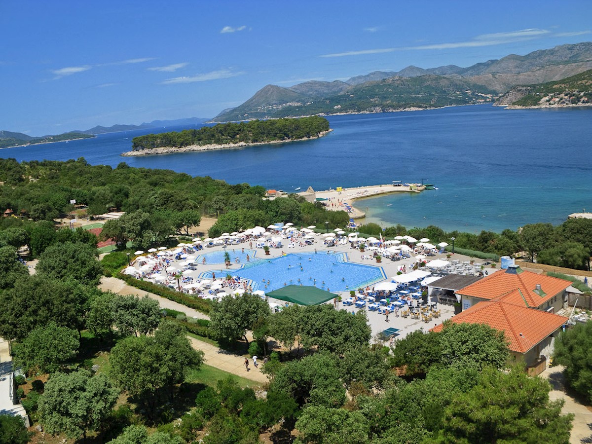 1_Valamar_Club_Dubrovnik_Pool.jpg