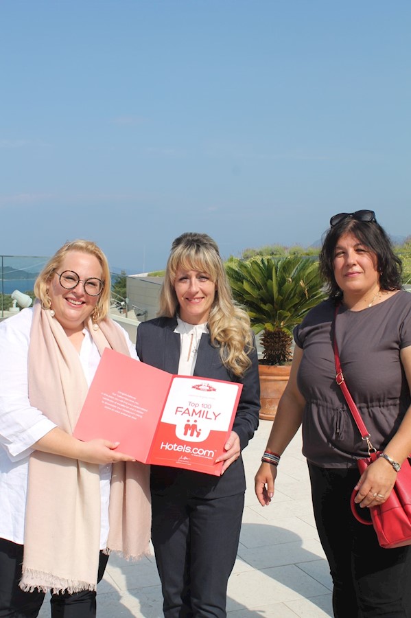 Nina Kleiner, Belinda Bozanja i Marija Vanselow.JPG