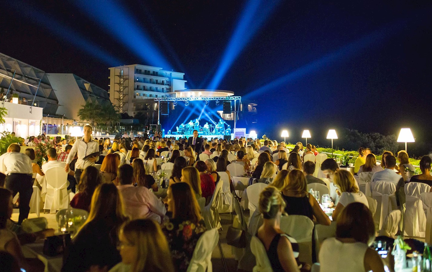 Nina Badric na terasi hotela VDP_21072017 (3).jpg