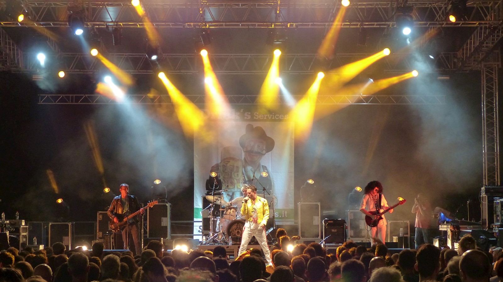 Queen tribute_POAF (3).JPG