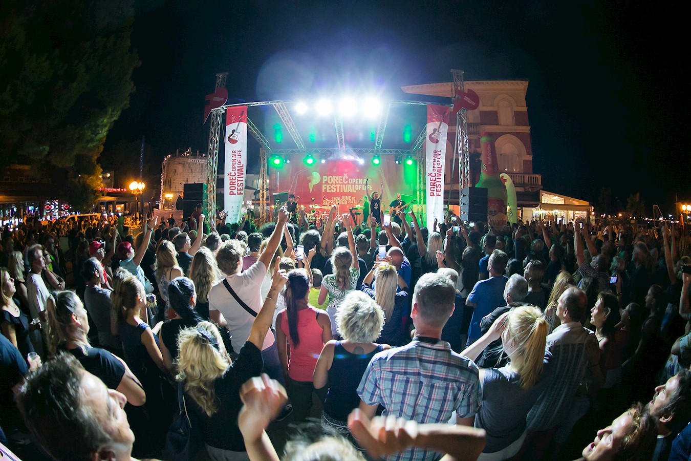 Porečka Riva plesala uz žestoke ritmove Bon Jovija (11).jpg