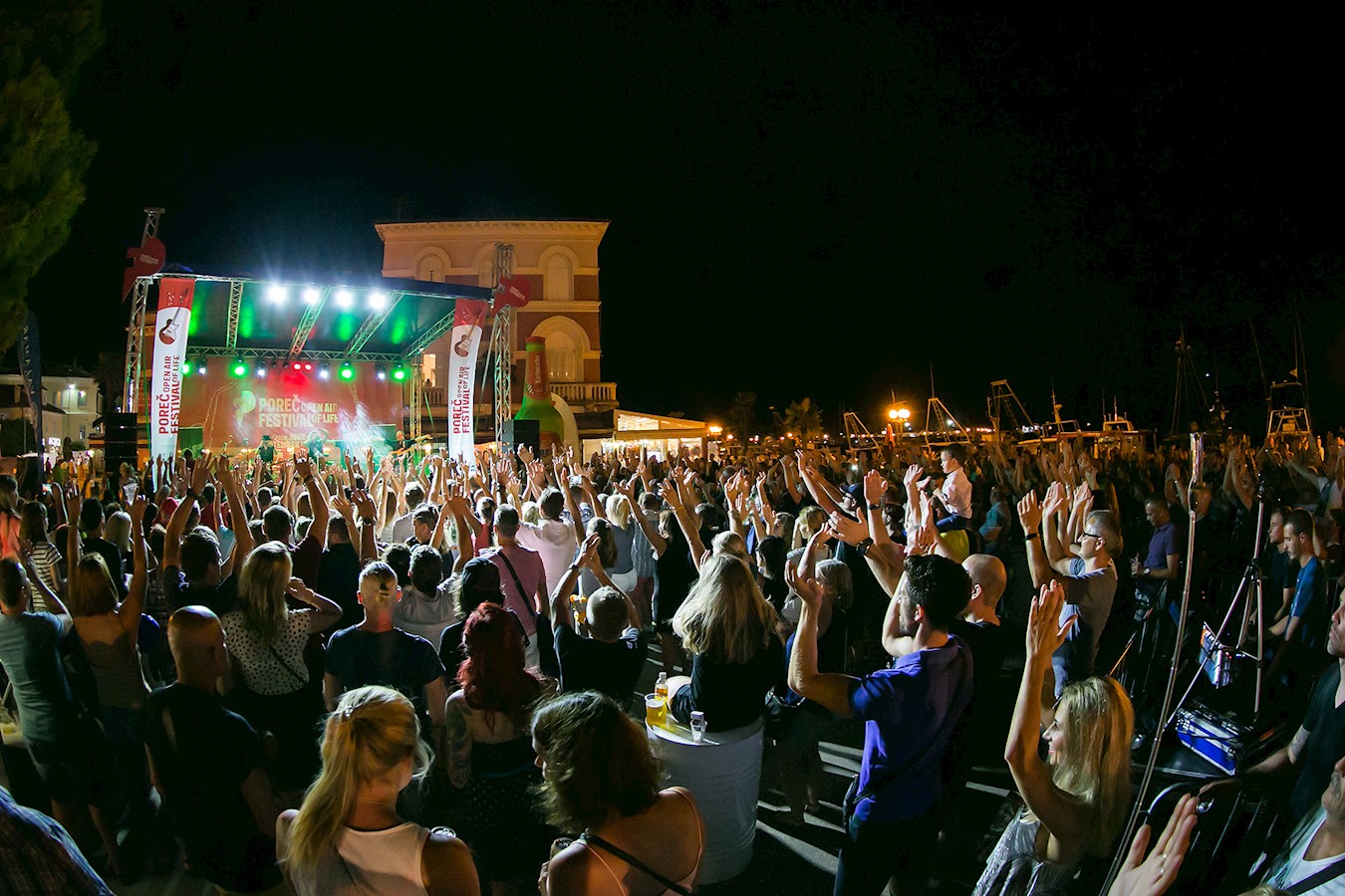 Porečka Riva plesala uz žestoke ritmove Bon Jovija (12).jpg