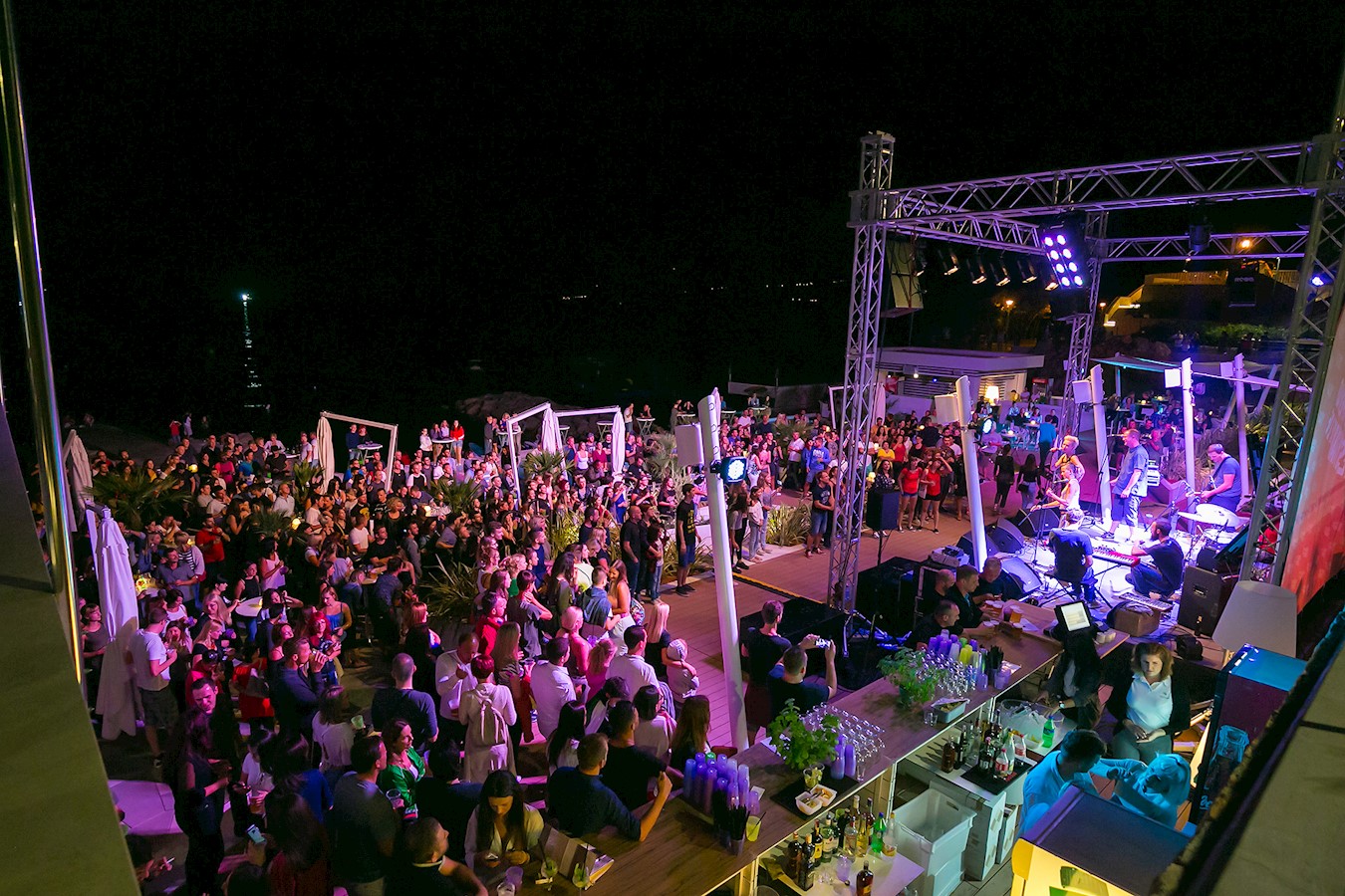 Energični Elemental zatvorio prvi Rabac Open Air (9).jpg