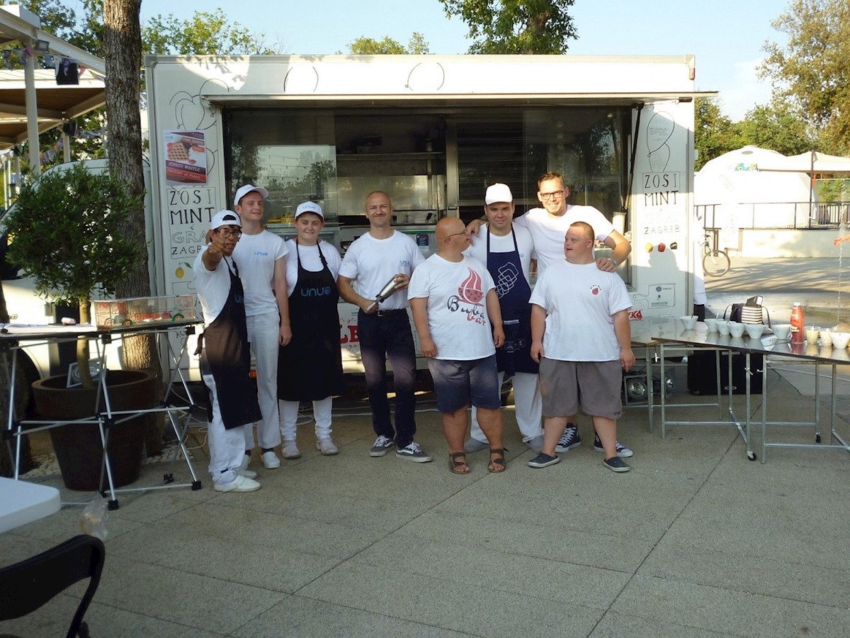 Članovi Udruge UNUO.JPG