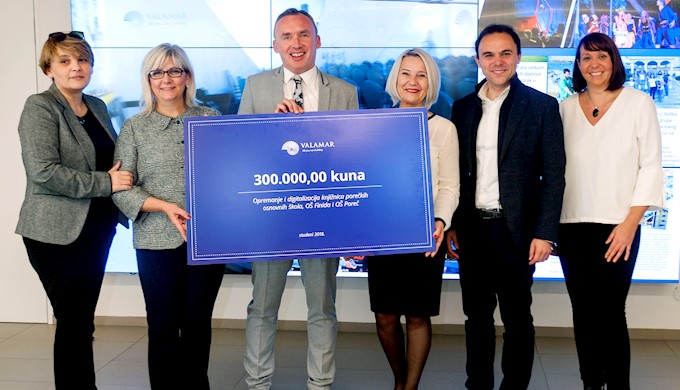 Valamar donirao 300 tisuća kuna dvjema porečkim osnovnim školama.jpg