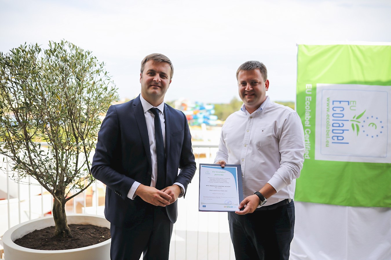 Ministar Tomislav Ćorić i direktor Krk Premium Camping Resorta 5, Bruno Bogdanić.jpeg