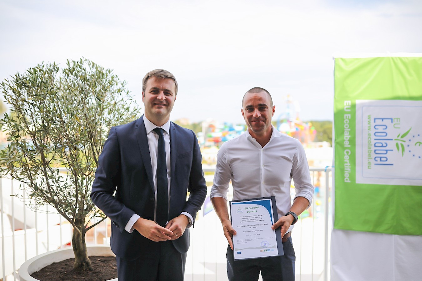 Ministar Tomiuslav Ćorić i direktor Ježevac Premium Camping Resorta 4, Zoran Morožin.jpeg