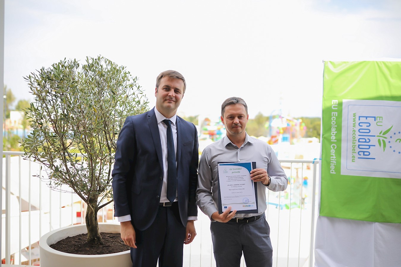 Ministar Tomislav Ćorić i direktor Solaris Camping Resorta 3, Đoni Šimonović.jpeg