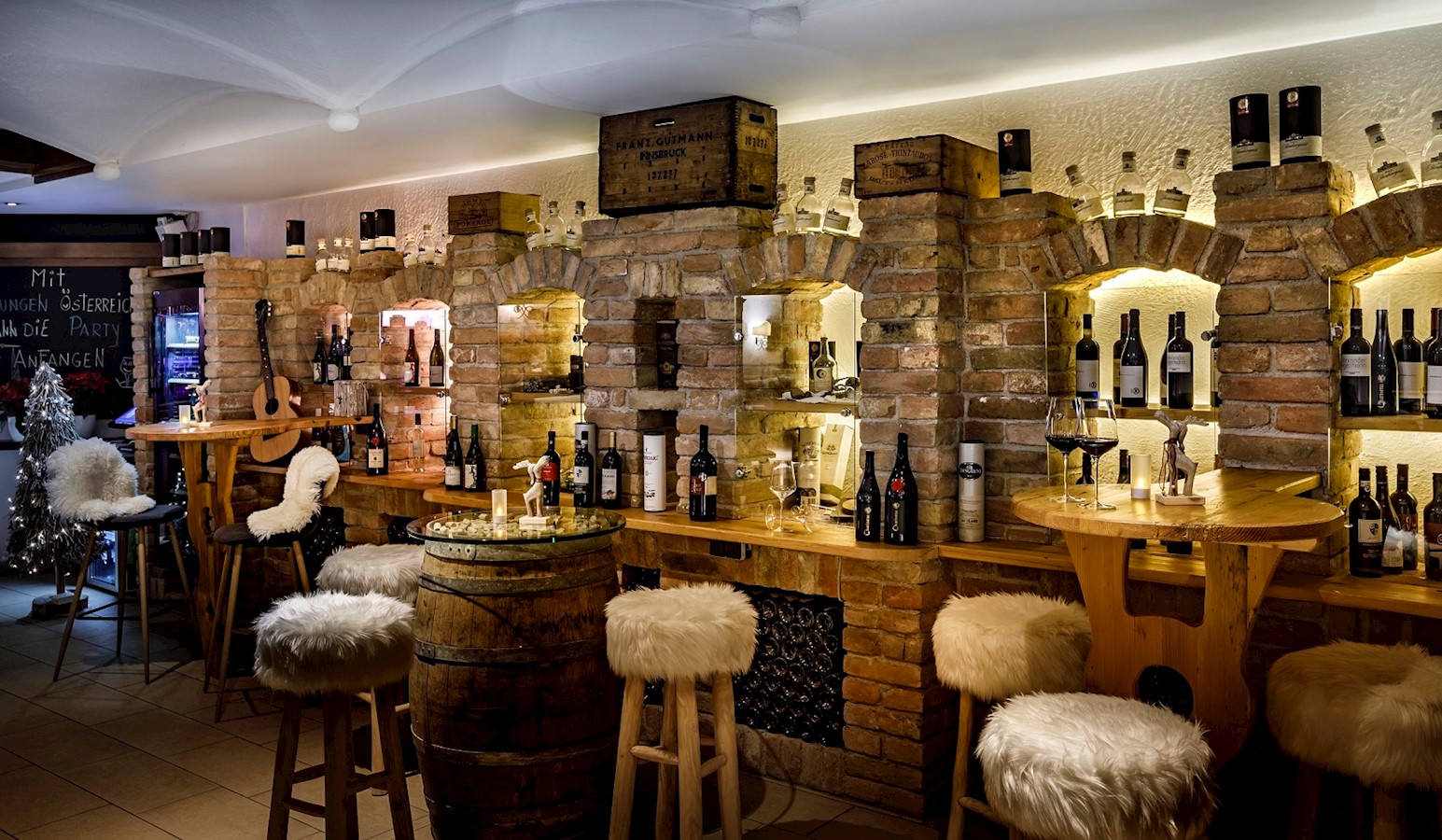 Valamar Obertauern Hotel_Wine Bar_01.jpg