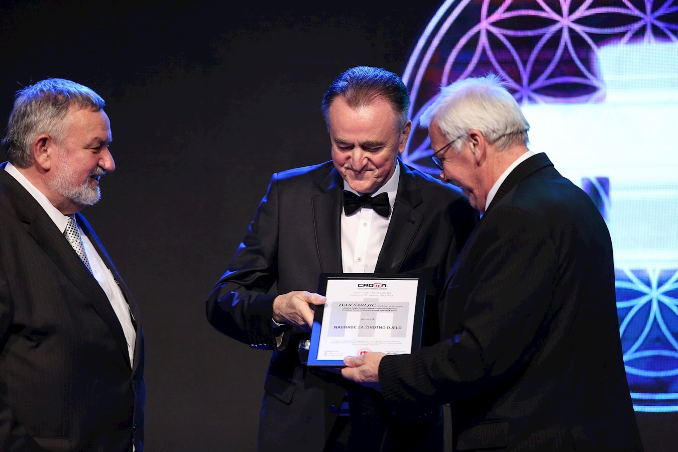 Uručenje nagrade Ivanu Sabljiću.JPG