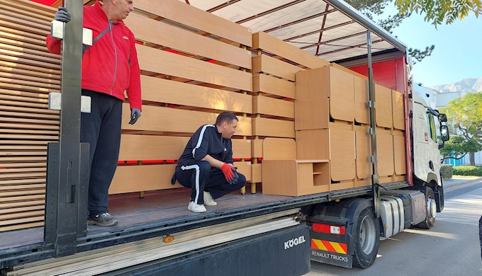 Valamar donirao više od 3.000 komada očuvane opreme i namještaja za pomoć obiteljima s potresom pogođenih područja i udrugama koje brinu o potrebitima.jpg