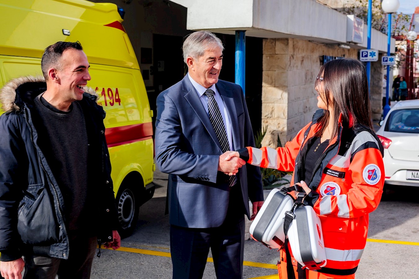 Direktor TZ-a Makarska Vedran Validžić i direktor destinacije Rab i savjetnik Uprave u Imperial Rivieri Vlado Miš u društvu djelatnice HMP Makarska_2.jpg