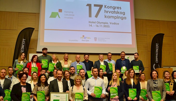 Kongres hrvatskog kampinga_dobitnici nagrada.JPG