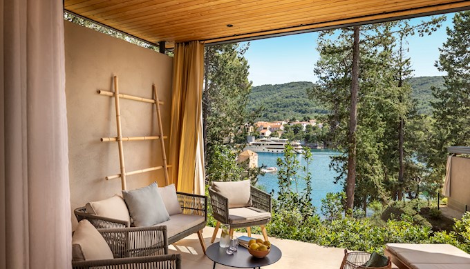 Valamar Amicor Green Resort_Superior Family Villa with terrace, seaview_03.jpg