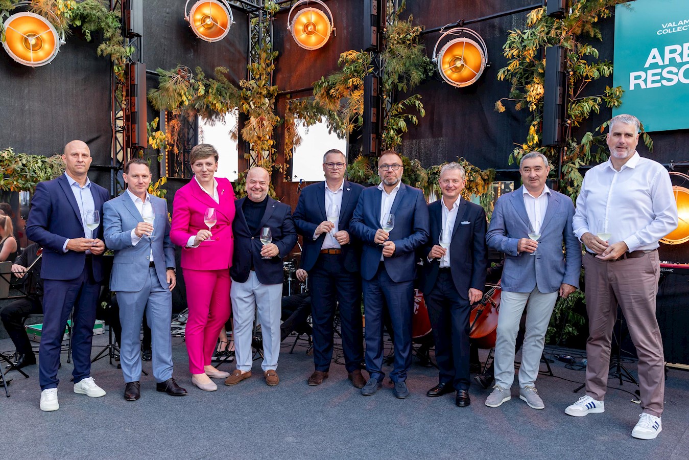 Svečano otvorenje - zajednička fotografija.jpg