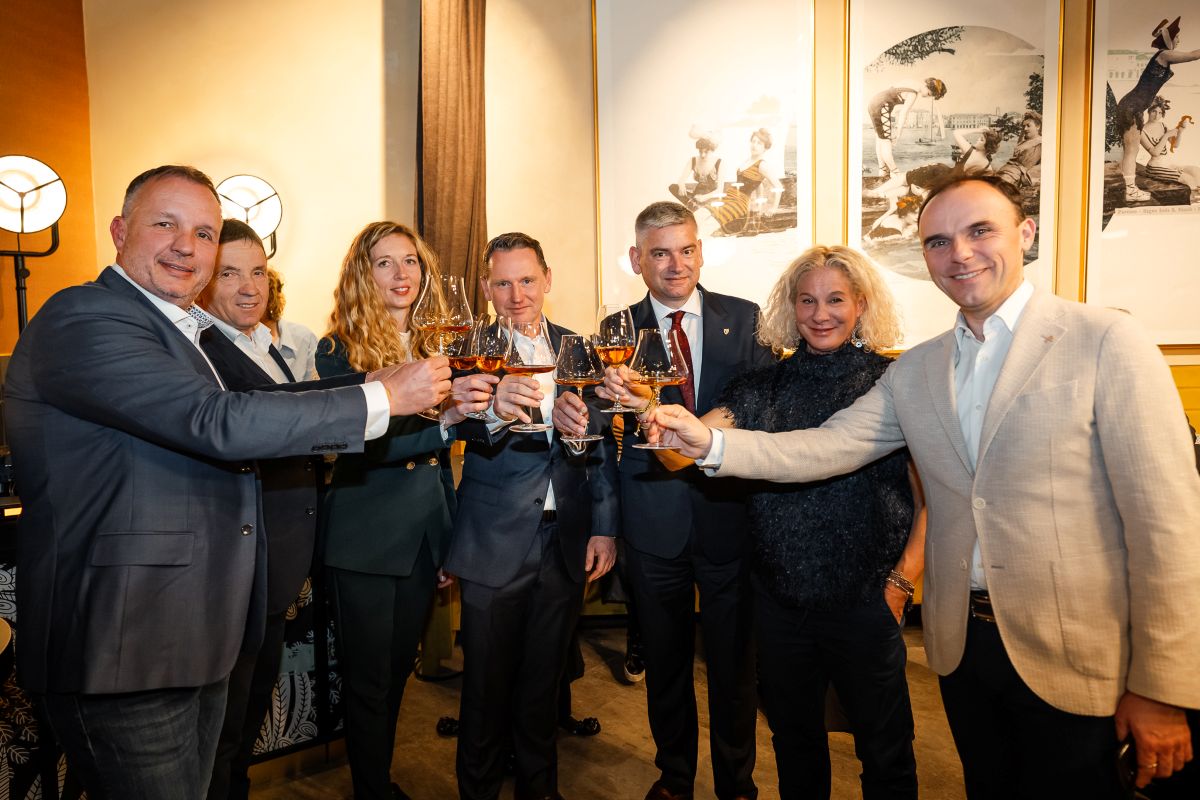 Jadran-Opening_zajednicka fotografija.jpg